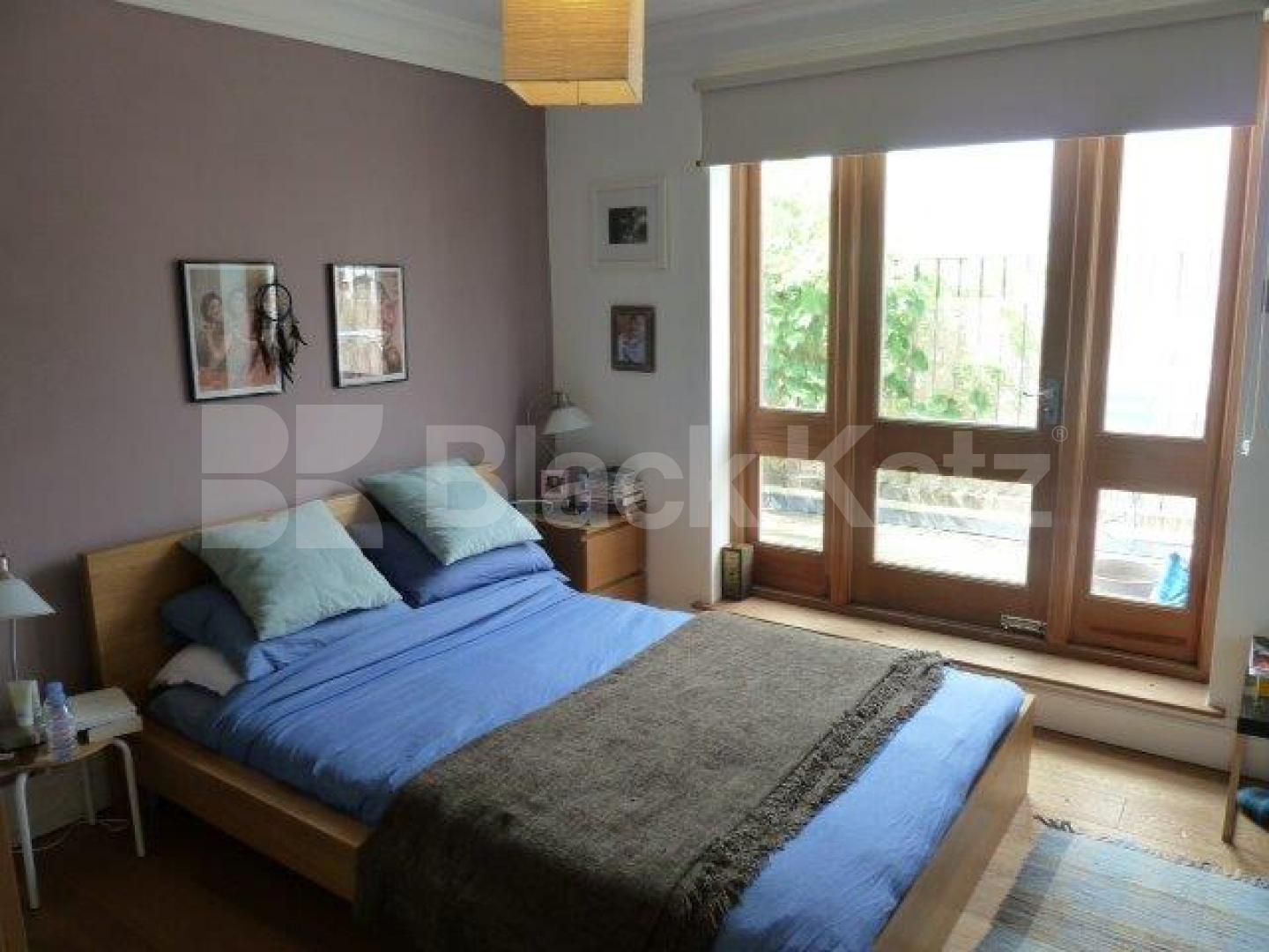 			STUNNING 2 BEDROOM PERIOD CONVERSION, 2 Bedroom, 1 bath, 1 reception Flat			 Stapleton Hall Road, FINSBURY PARK-STROUD GREEN